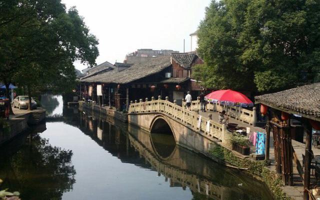 相扑选手大跳跃