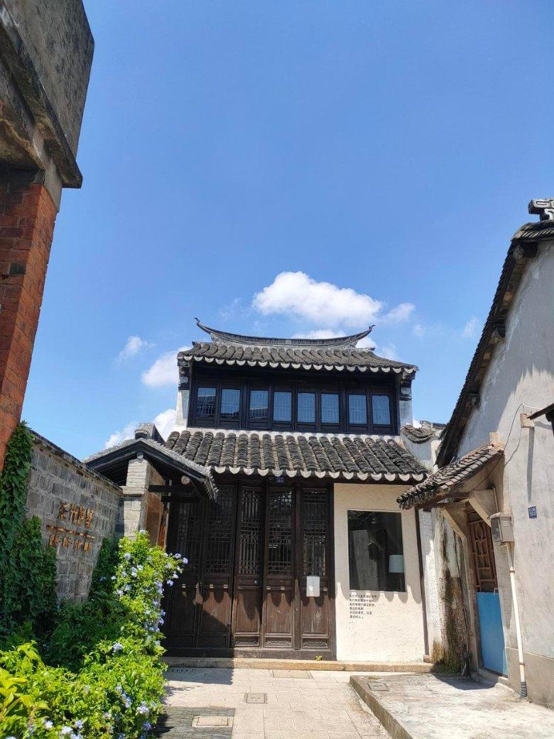 大S与汪小菲事件再起风波，背后是一场精密布局的“情感杀猪盘”